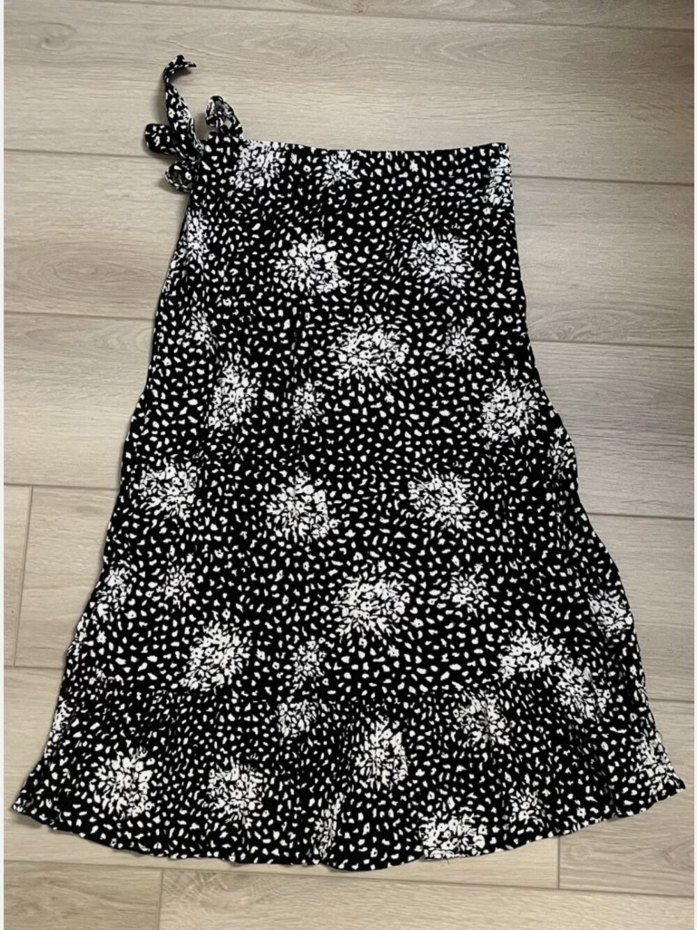 Knox Rose Women’s Black And White Print Wrap Skirt Size Small